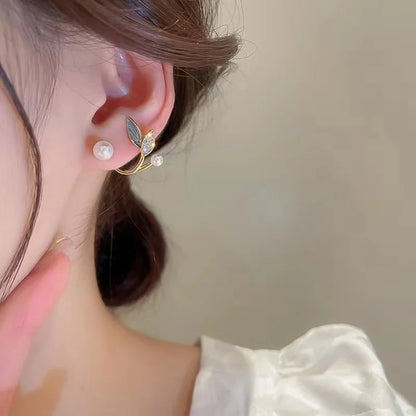 2023 New Fashion Trend Unique Design Elegant Delicate Lightweight Luxury Pearl Tassel Earrings High Jewelry Party Favors for Women