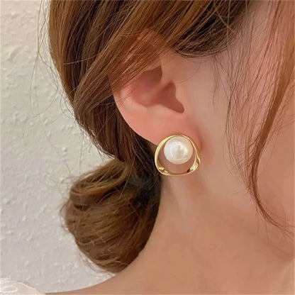 Pendientes coreanos de Metal en forma de corazón, pendientes colgantes en la espalda con perlas de cola de pez para mujeres y niñas, regalo de joyería elegante de cristal 2024