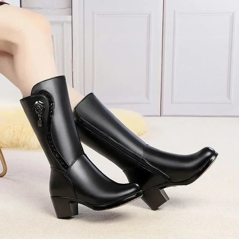 Botas de invierno para Mujer, Botas de nieve cálidas de felpa, Botas de tacón alto a media pantorrilla a la moda para Mujer, Botas de cuero de alta calidad para Mujer