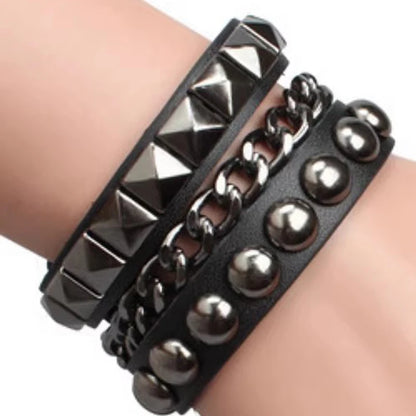 Pulseras de cuero Vintage de 3 capas, fila Punk, picos cuspidal, remache, puño ancho, cuero PU, Punk, gótico, Rock, joyería gótica Unisex