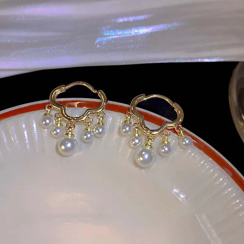 2023 New Fashion Trend Unique Design Elegant Delicate Lightweight Luxury Pearl Tassel Earrings High Jewelry Party Favors for Women