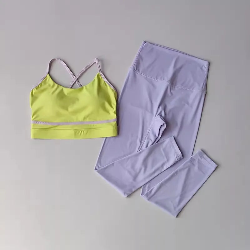 Women's 2-piece yoga workout set, high-waisted.