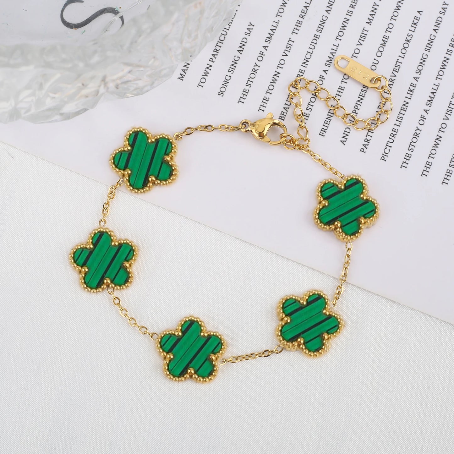 Pulsera clásica de acero inoxidable para mujer, brazalete ajustable de cinco flores, joyería de fiesta a la moda.