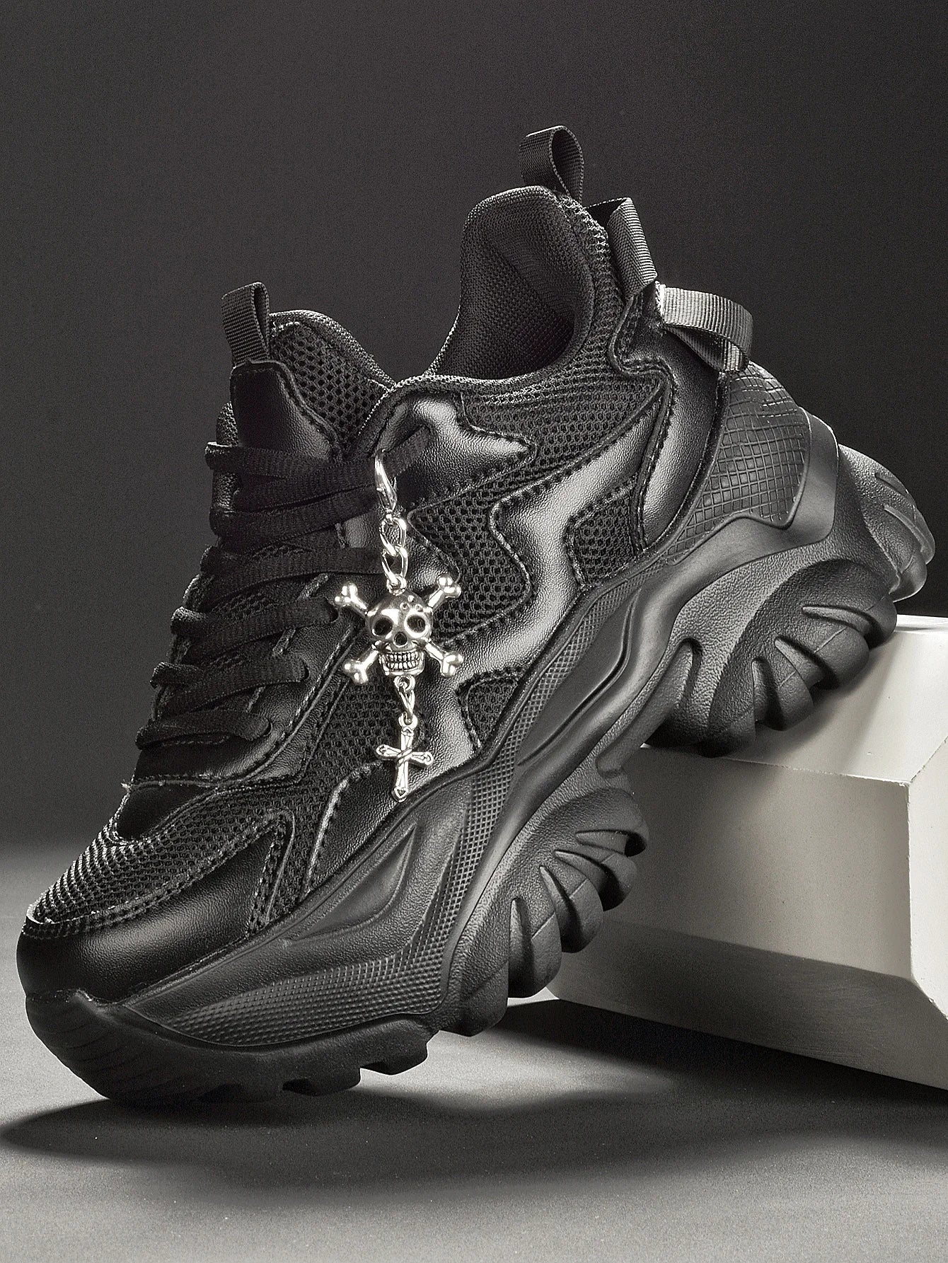 Zapatos vulcanizados informales para mujer, zapatillas ligeras con plataforma negra y tacones altos, estilo punk de Halloween para mujer