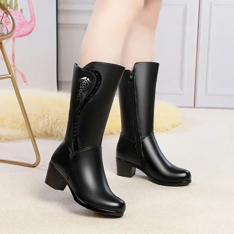 Botas de invierno para Mujer, Botas de nieve cálidas de felpa, Botas de tacón alto a media pantorrilla a la moda para Mujer, Botas de cuero de alta calidad para Mujer