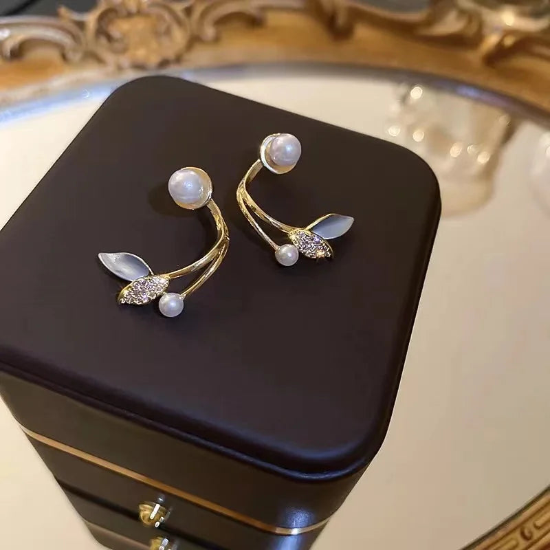 2023 New Fashion Trend Unique Design Elegant Delicate Lightweight Luxury Pearl Tassel Earrings High Jewelry Party Favors for Women