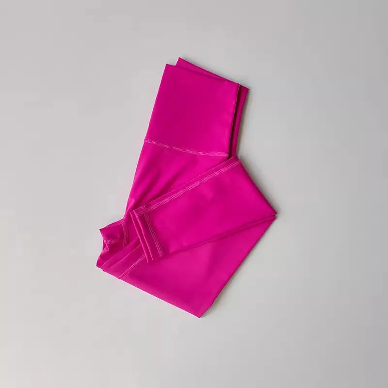 Women's 2-piece yoga workout set, high-waisted.