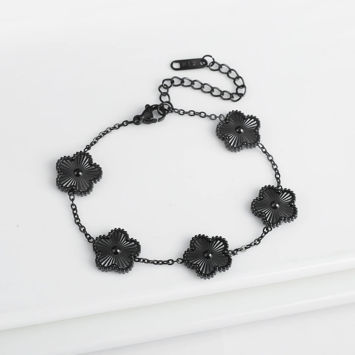 Pulsera clásica de acero inoxidable para mujer, brazalete ajustable de cinco flores, joyería de fiesta a la moda.