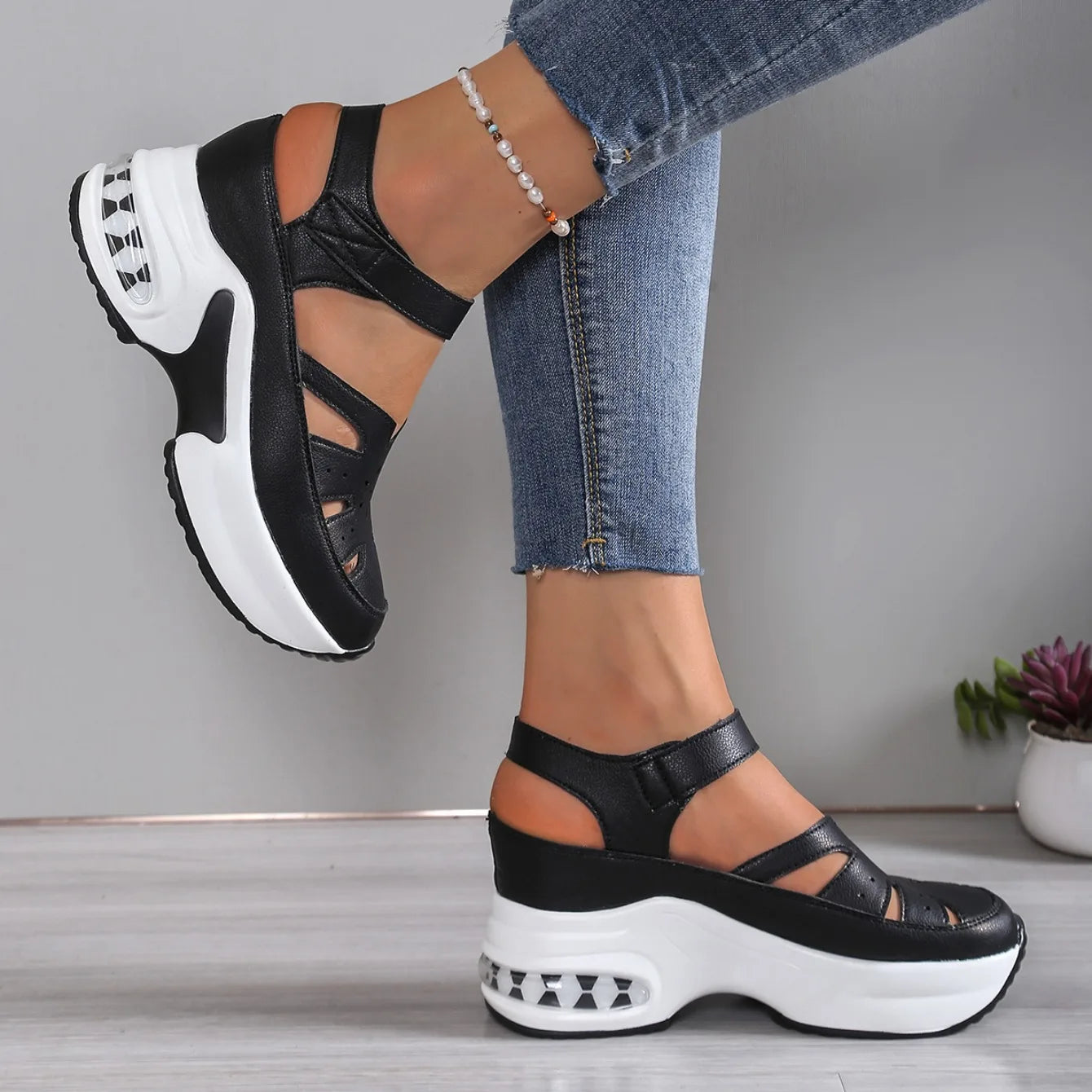 Nuevas sandalias de verano con punta cerrada para mujer, Zapatos informales de talla grande a la moda, nuevas sandalias de plataforma cómodas y ligeras con agujeros, Zapatos